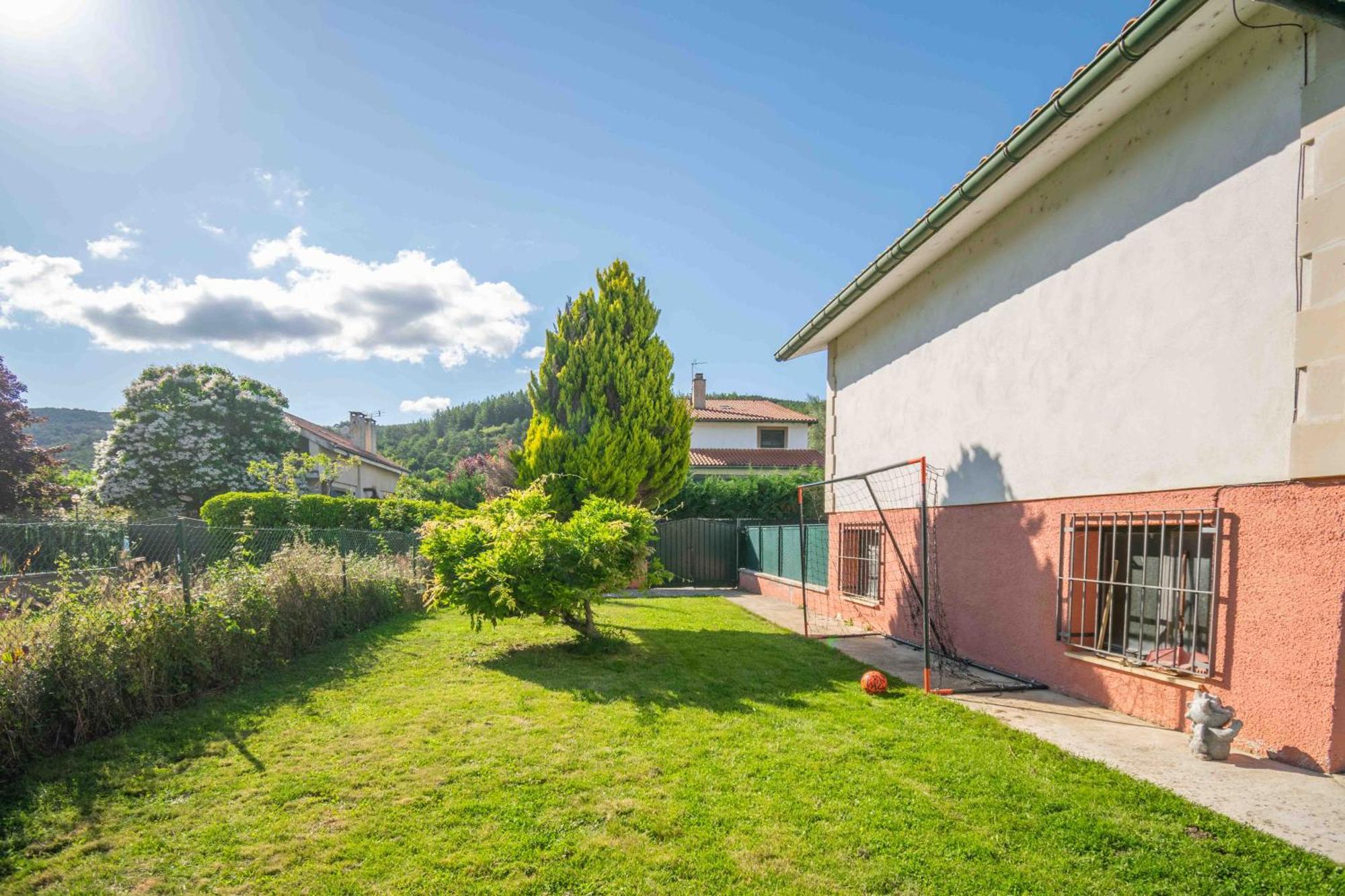 Casa Esteribar, Espacioso Alojamiento Con Jardin Y Barbacoa Proxima A Pamplona Villa Larrasoana Exterior foto